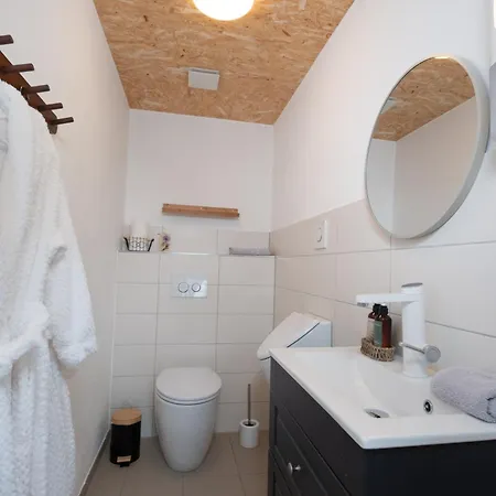 Apartamento Mit 85 M I Terrasse & Garten I